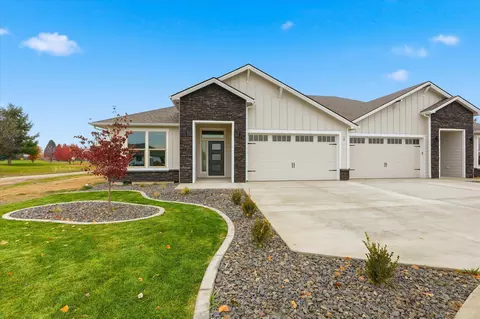 1109 N Unit 19 N Country Club Dr #19, Deer Park, WA 99006