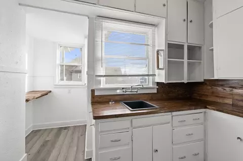 Kitchen - 802 E Baldwin Ave, Spokane, WA 99207 photo 2 of 6