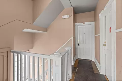 Entry Way - 802 E Baldwin Ave, Spokane, WA 99207 photo 3 of 6