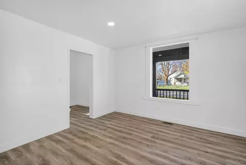 Living - 2514 E 5th Ave, Spokane, WA 99202 photo 3 of 5