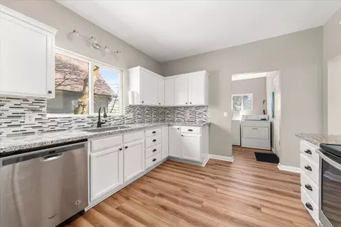 Kitchen - 2724 E 4th Ave, Spokane, WA 99202 photo 2 of 3