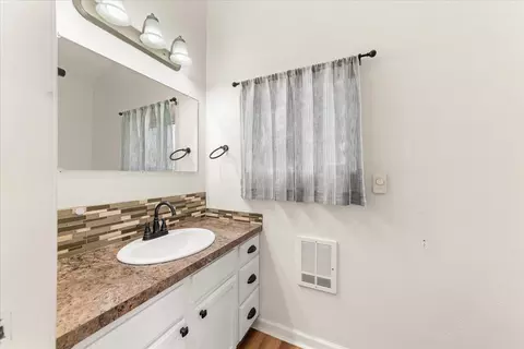 Bath - 2724 E 4th Ave, Spokane, WA 99202 photo 1 of 4