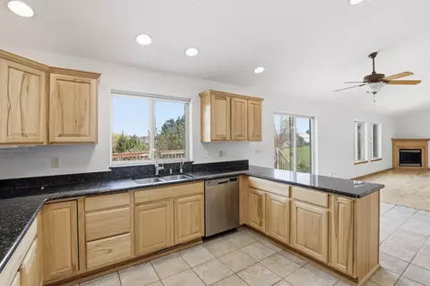 Kitchen - 17543 S Smythe Rd, Spokane, WA 99224 photo 3 of 3