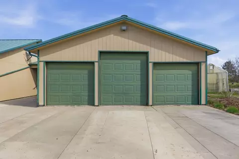 Exterior - 17543 S Smythe Rd, Spokane, WA 99224 photo 7 of 14
