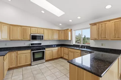 Kitchen - 17543 S Smythe Rd, Spokane, WA 99224 photo 1 of 3