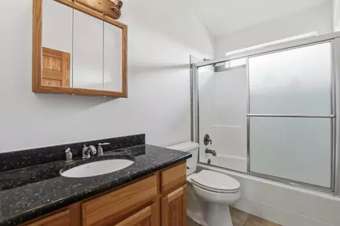 Bath - 17543 S Smythe Rd, Spokane, WA 99224 photo 2 of 3