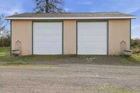 Exterior - 17543 S Smythe Rd, Spokane, WA 99224 photo 6 of 14