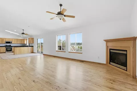 Living - 17543 S Smythe Rd, Spokane, WA 99224 photo 5 of 5