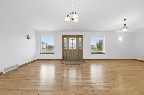 Living - 17543 S Smythe Rd, Spokane, WA 99224 photo 2 of 5