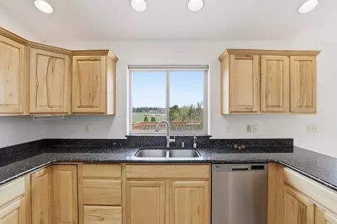 Kitchen - 17543 S Smythe Rd, Spokane, WA 99224 photo 2 of 3