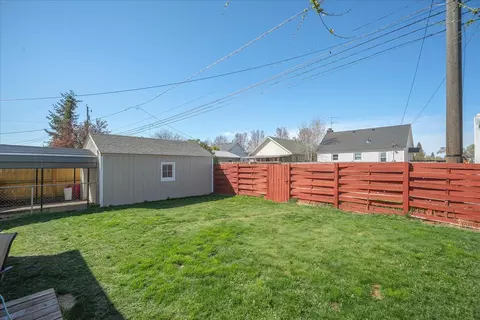 Exterior - 541 E Hoffman Ave, Spokane, WA 99207 photo 6 of 11