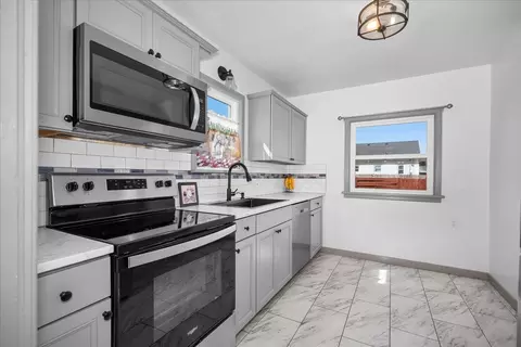 Kitchen - 541 E Hoffman Ave, Spokane, WA 99207 photo 1 of 4