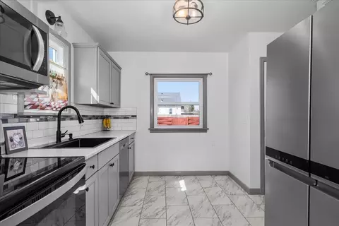 Kitchen - 541 E Hoffman Ave, Spokane, WA 99207 photo 4 of 4