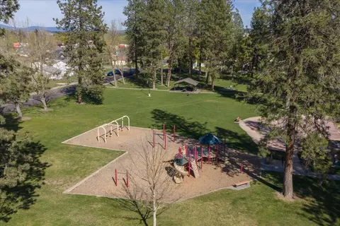 View/Area - 541 E Hoffman Ave, Spokane, WA 99207 photo 6 of 8