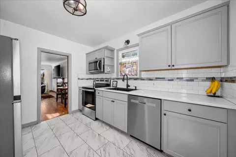 Kitchen - 541 E Hoffman Ave, Spokane, WA 99207 photo 2 of 4