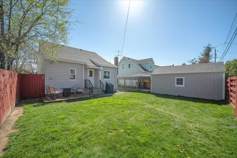 Exterior - 541 E Hoffman Ave, Spokane, WA 99207 photo 9 of 11