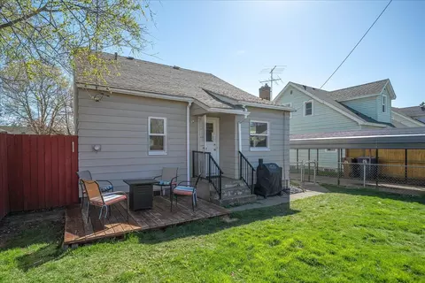 Exterior - 541 E Hoffman Ave, Spokane, WA 99207 photo 4 of 11