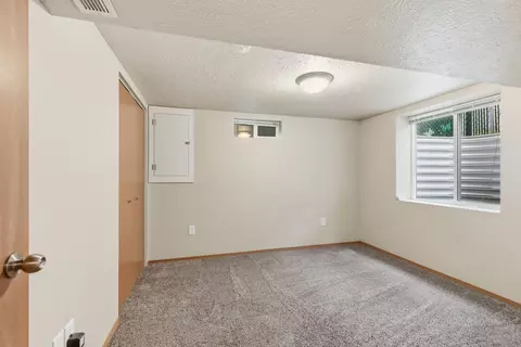 Bedroom - 3711 E 12th Ave, Spokane, WA 99202 photo 5 of 8