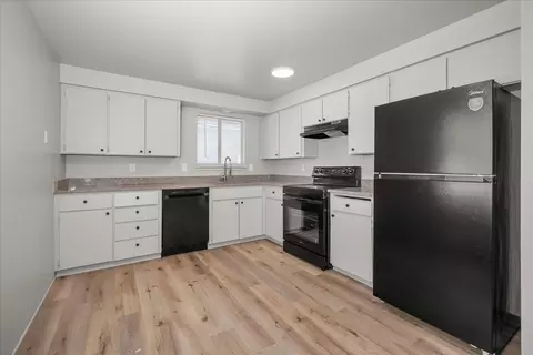 Kitchen - 820 E Rowan Ave, Spokane, WA 99207 photo 1 of 4