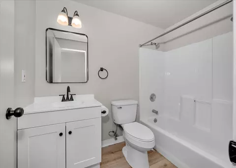 Bath - 820 E Rowan Ave, Spokane, WA 99207 photo 2 of 2