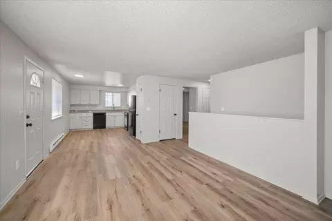 Living - 820 E Rowan Ave, Spokane, WA 99207 photo 2 of 6