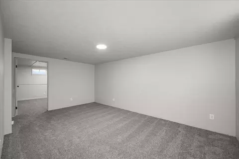 Bedroom - 820 E Rowan Ave, Spokane, WA 99207 photo 7 of 8
