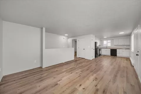 Living - 820 E Rowan Ave, Spokane, WA 99207 photo 4 of 6