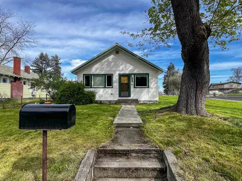 Exterior - 2227 E 7th Ave, Spokane, WA 99202 photo 2 of 12