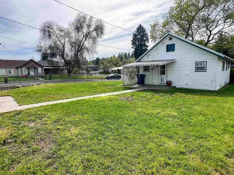 Exterior - 2227 E 7th Ave, Spokane, WA 99202 photo 9 of 12