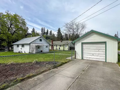 Exterior - 2227 E 7th Ave, Spokane, WA 99202 photo 11 of 12