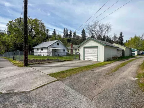 Exterior - 2227 E 7th Ave, Spokane, WA 99202 photo 6 of 12