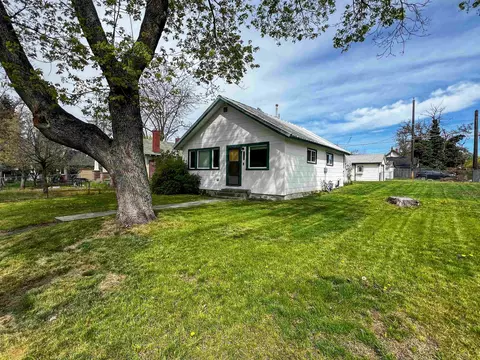 Exterior - 2227 E 7th Ave, Spokane, WA 99202 photo 5 of 12
