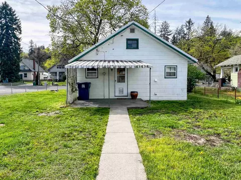 Exterior - 2227 E 7th Ave, Spokane, WA 99202 photo 7 of 12
