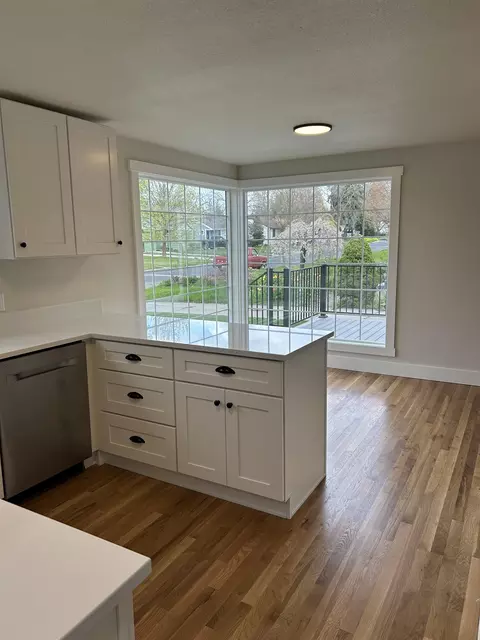 Kitchen - 1028 E 40th Ave, Spokane, WA 99203 photo 3 of 6