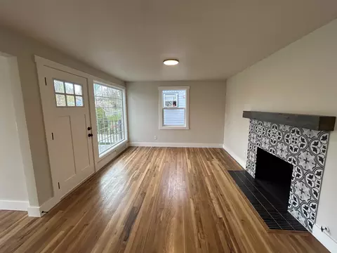 Living - 1028 E 40th Ave, Spokane, WA 99203 photo 4 of 6