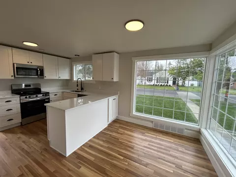 Kitchen - 1028 E 40th Ave, Spokane, WA 99203 photo 2 of 6