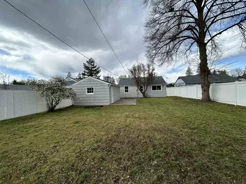 Exterior - 1028 E 40th Ave, Spokane, WA 99203 photo 8 of 8