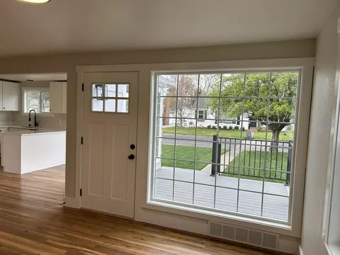 Entry Way - 1028 E 40th Ave, Spokane, WA 99203 photo 1 of 3