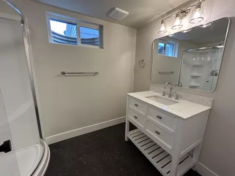 Bath - 1028 E 40th Ave, Spokane, WA 99203 photo 5 of 6