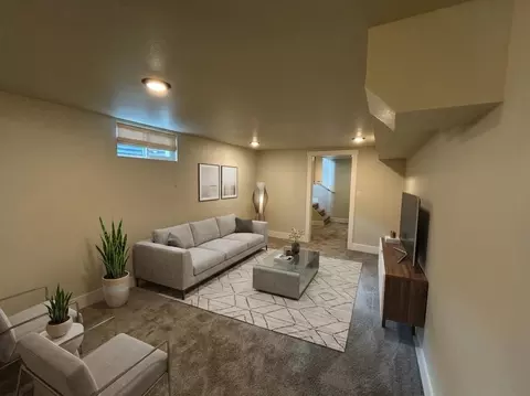 Living - 1028 E 40th Ave, Spokane, WA 99203 photo 2 of 6
