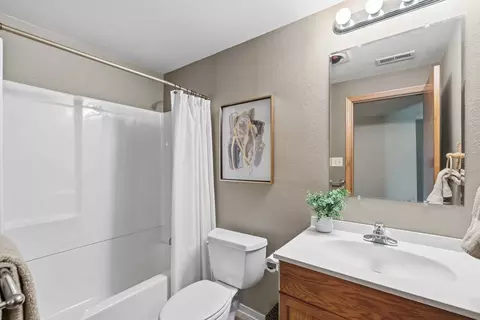 Bath - 17607 E Judkins Rd, Spokane, WA 99217 photo 5 of 5