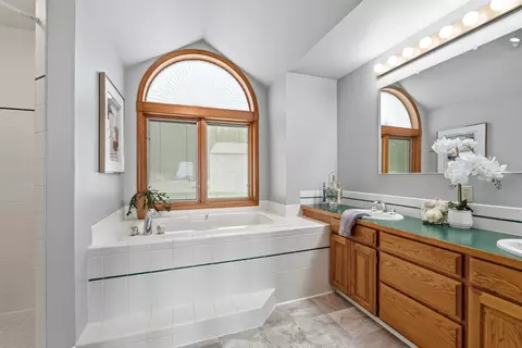 Bath - 17607 E Judkins Rd, Spokane, WA 99217 photo 1 of 5