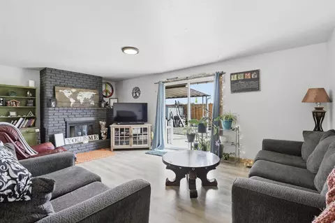 Living - 10720 E 10722 E Springfield Ave, Spokane Valley, WA 99206 photo 1 of 4