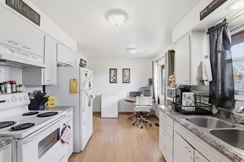 Kitchen - 10720 E 10722 E Springfield Ave, Spokane Valley, WA 99206 photo 7 of 8