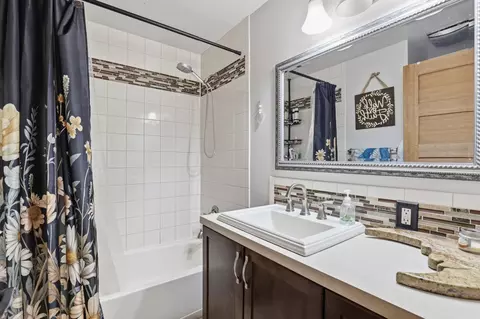 Bath - 10720 E 10722 E Springfield Ave, Spokane Valley, WA 99206 photo 1 of 2