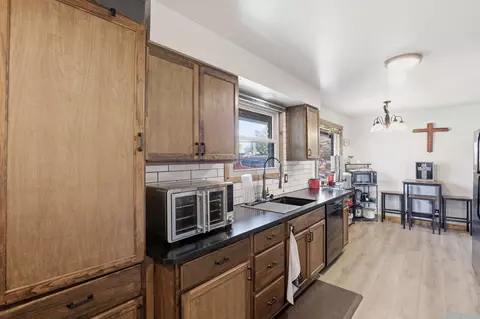 Kitchen - 10720 E 10722 E Springfield Ave, Spokane Valley, WA 99206 photo 4 of 8