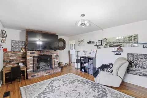 Living - 10720 E 10722 E Springfield Ave, Spokane Valley, WA 99206 photo 3 of 4
