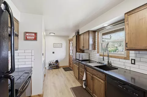 Kitchen - 10720 E 10722 E Springfield Ave, Spokane Valley, WA 99206 photo 3 of 8