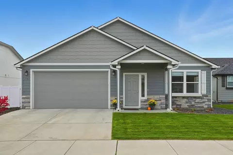 1562 E B St, Deer Park, WA 99006