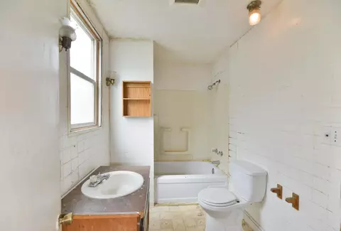 Bath - 1823 E 5th Ave, Spokane, WA 99202 photo 1 of 1